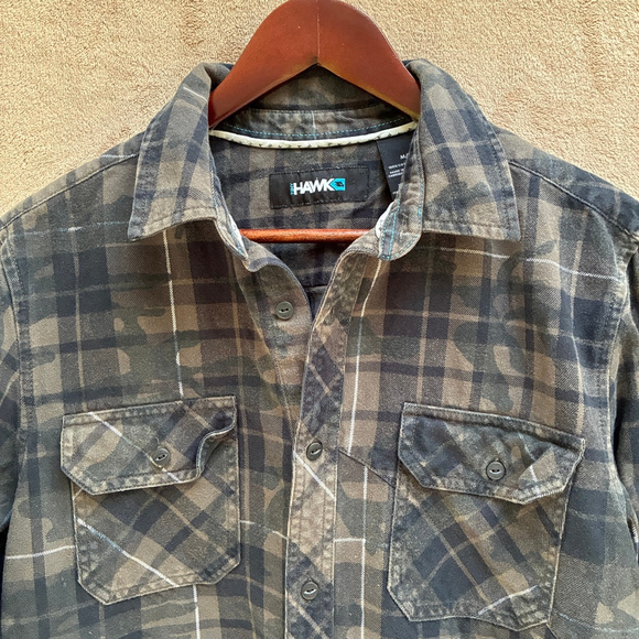 Men's Tony Hawk Medium Green Black Plaid Flannel Casual Button Down Shirt - Picture 4 of 10